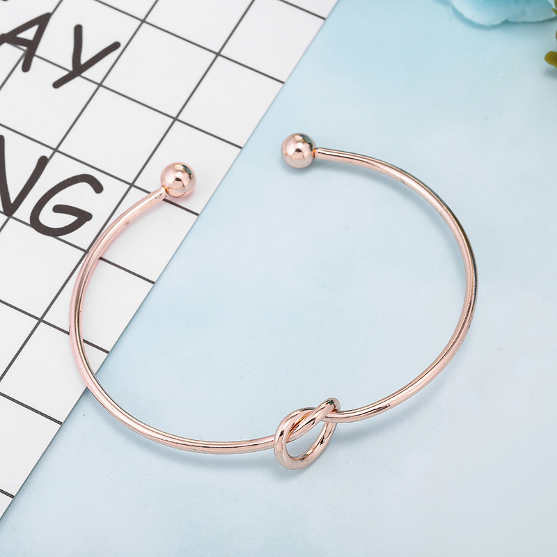 Jewoey シオンノットイニシャルリンクチェーンブレスレッ - Jewelry Making Knots For Clasps のレビューと価格